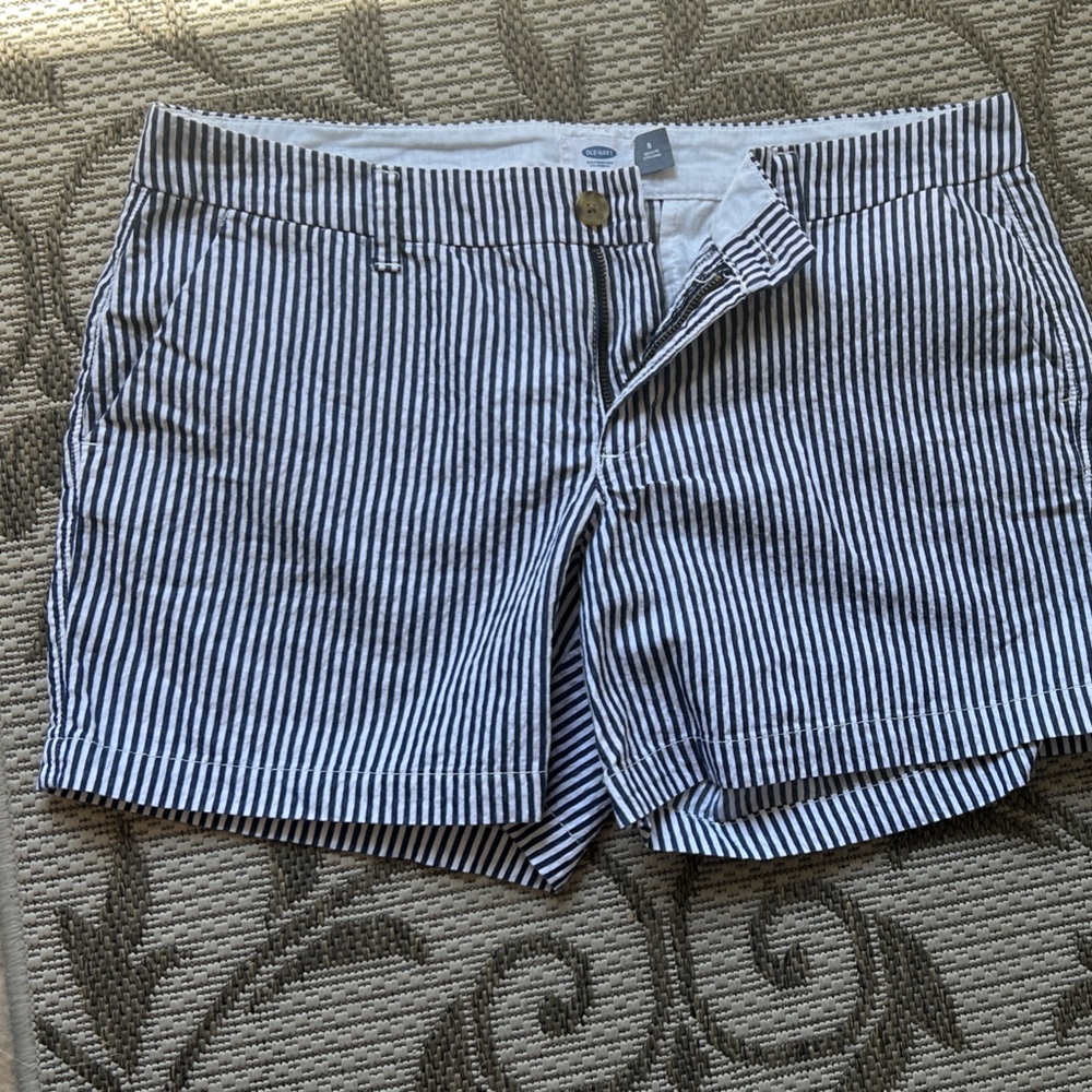 Old Navy Black and White Striped Women Shorts